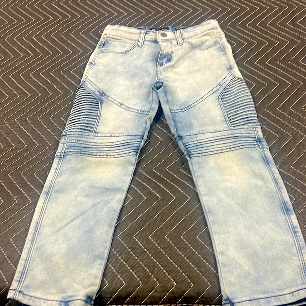 Brand Waimea boys size 7 light blue fade